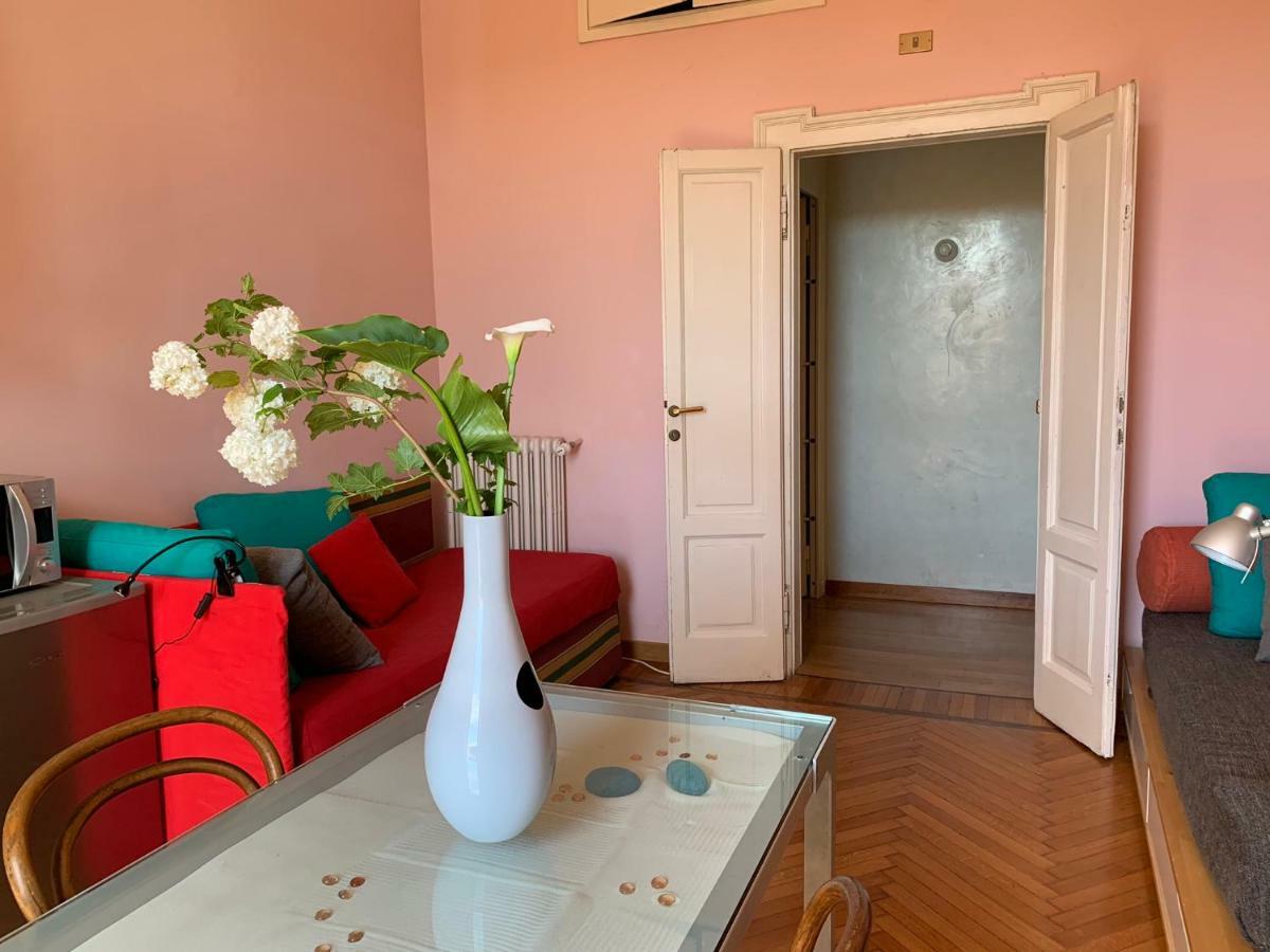 Milano Centrale B&B monolocale-studio Bed & Breakfast *